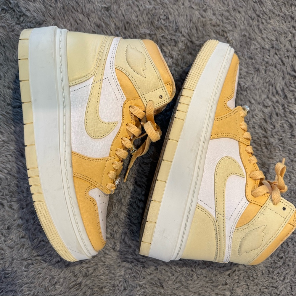 Women’s sz 6 Jordans. Peach and White High-Top with jewel-like lace accents